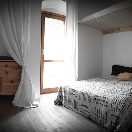 Casa Gaino * トスコラーノ・マデルノ
